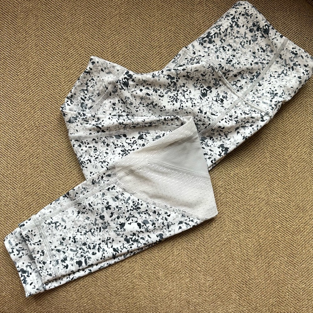 Athleta Salutation sandstone with Mesh Leggings